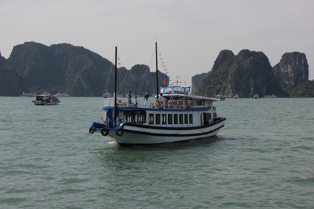 Tour boat, Ha Long Bay